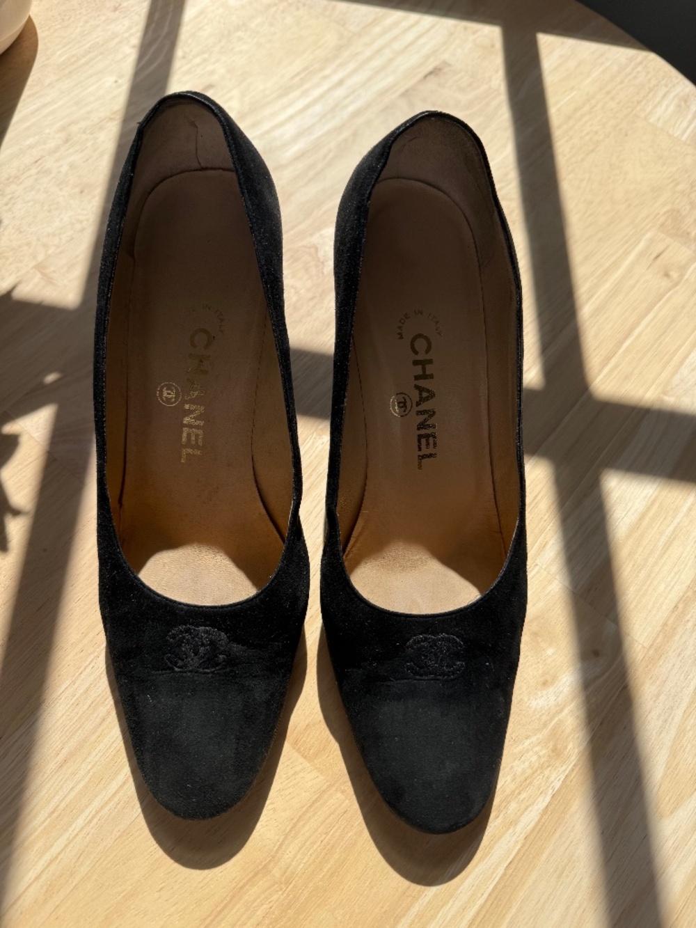 Vintage 90s CHANEL Black Suede CC Stitch Logo Pumps Heels Italy Size 38 US 8